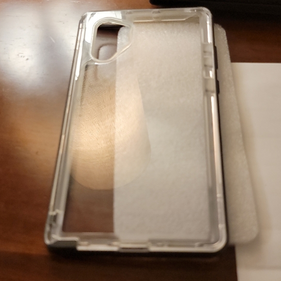 Lifeproof phone case for Galaxy s10 Note + - Picture 8 of 9